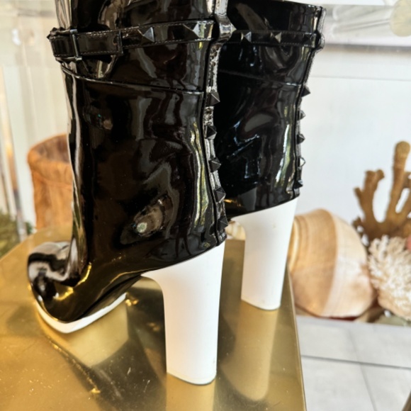 Valentino Rockstud Accents Patent Leather Boots - Picture 3 of 4